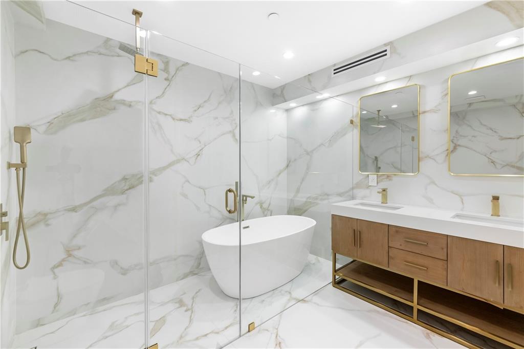 Brooklyn, New York 11221, United States, 7 Bedrooms Bedrooms, ,5 BathroomsBathrooms,Residential,Active,144565