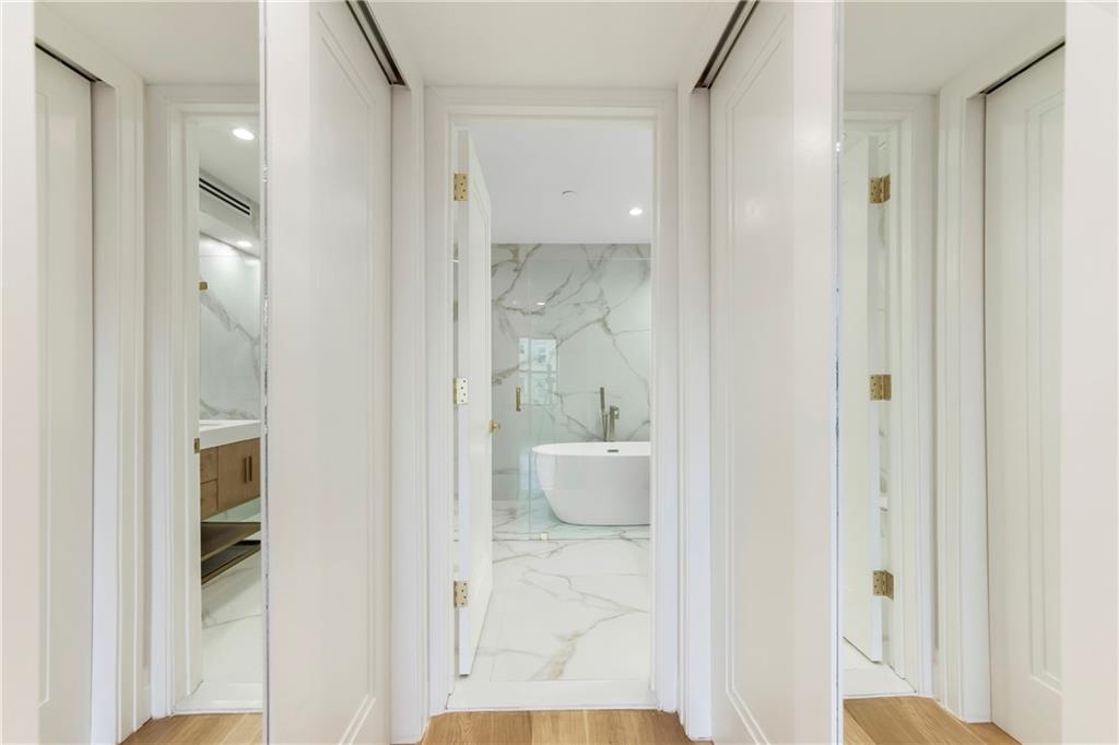 Brooklyn, New York 11221, United States, 7 Bedrooms Bedrooms, ,5 BathroomsBathrooms,Residential,Active,144565