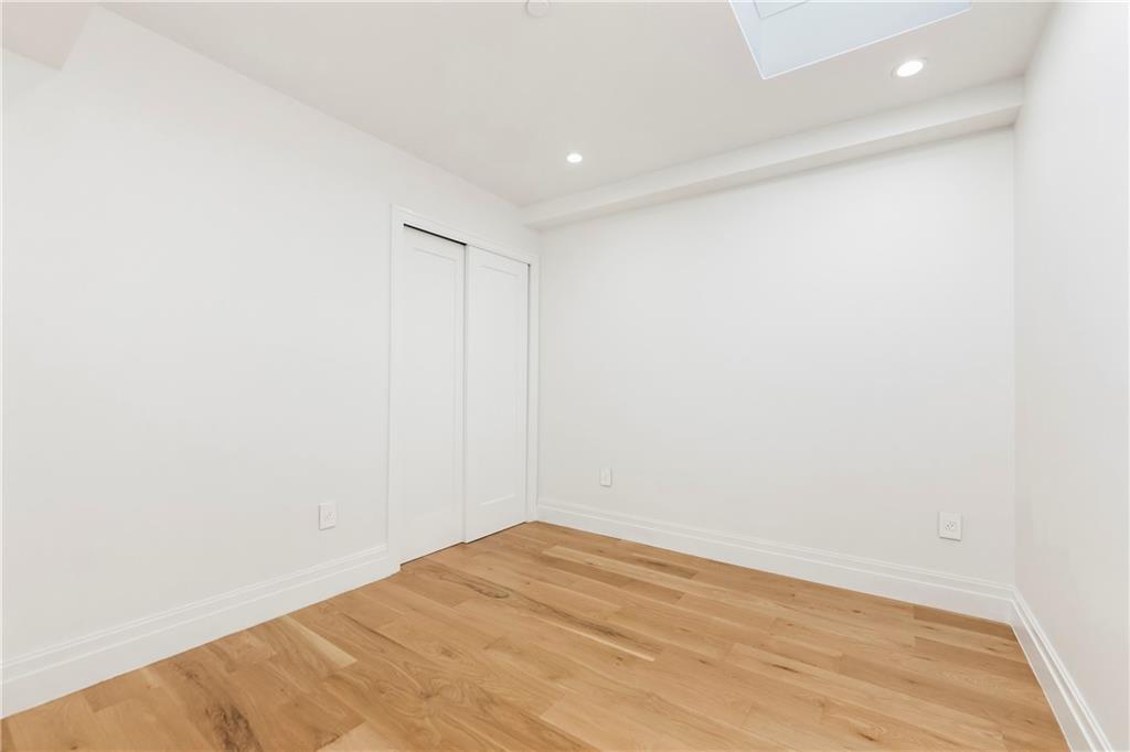 Brooklyn, New York 11221, United States, 7 Bedrooms Bedrooms, ,5 BathroomsBathrooms,Residential,Active,144565