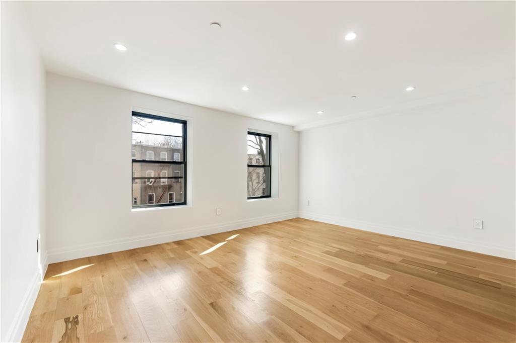 Brooklyn, New York 11221, United States, 7 Bedrooms Bedrooms, ,5 BathroomsBathrooms,Residential,Active,144565