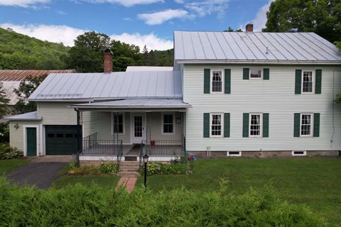 Photo of 15 Maple Avenue, Chelsea, VT 05038 (MLS # 5101415)