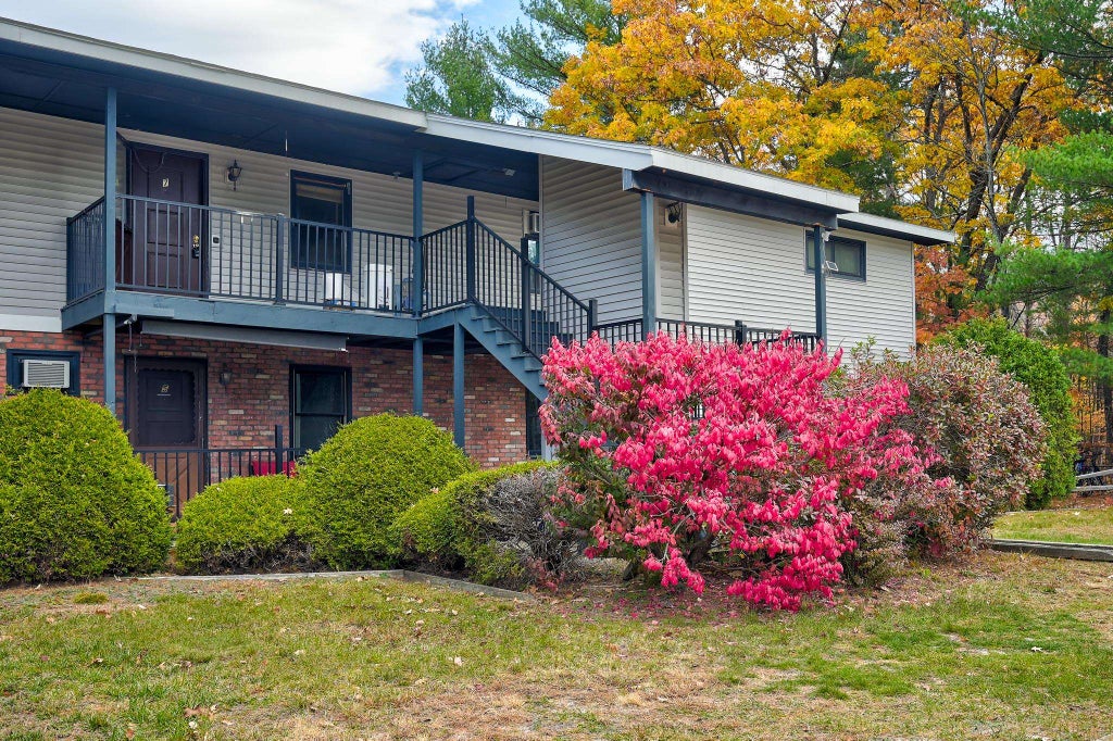 Photo of 61 Wylie Court #7, Conway, NH 03860 (MLS # 5116384)