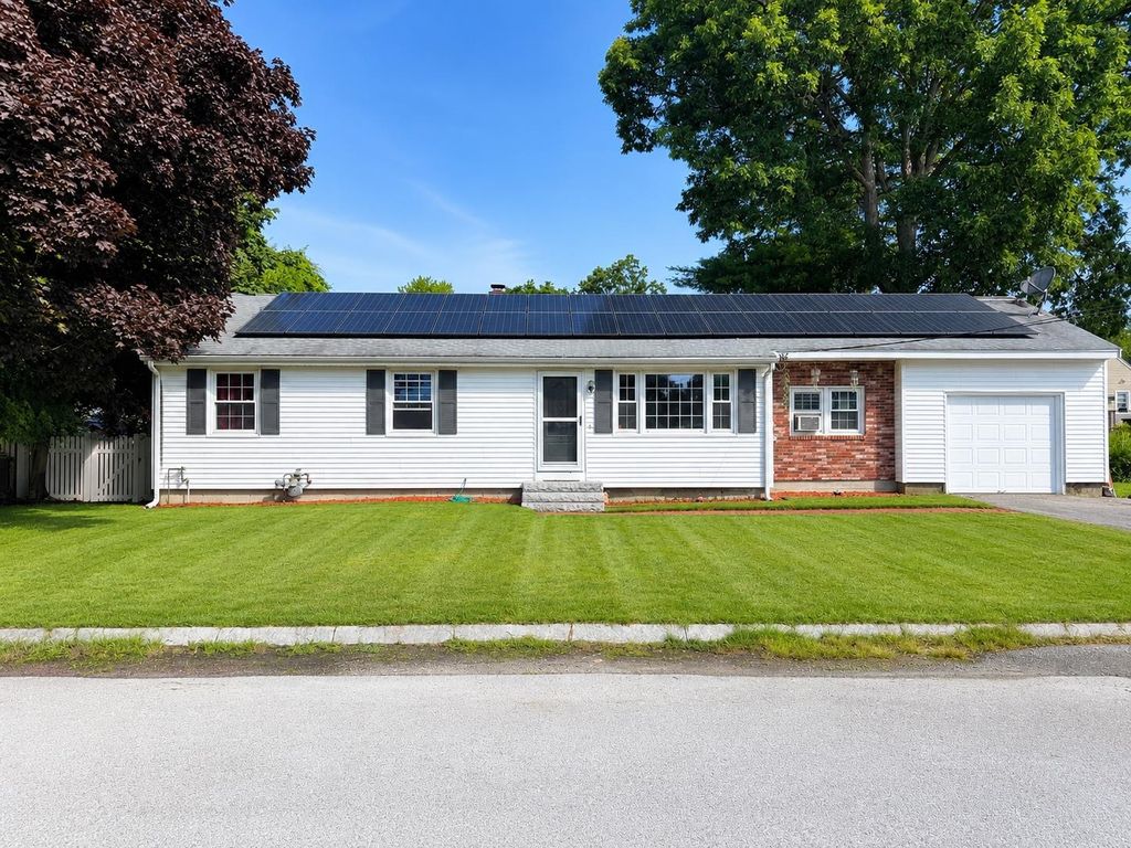 Photo of 3 Sioux Avenue, Nashua, NH 03063 (MLS # 5097612)