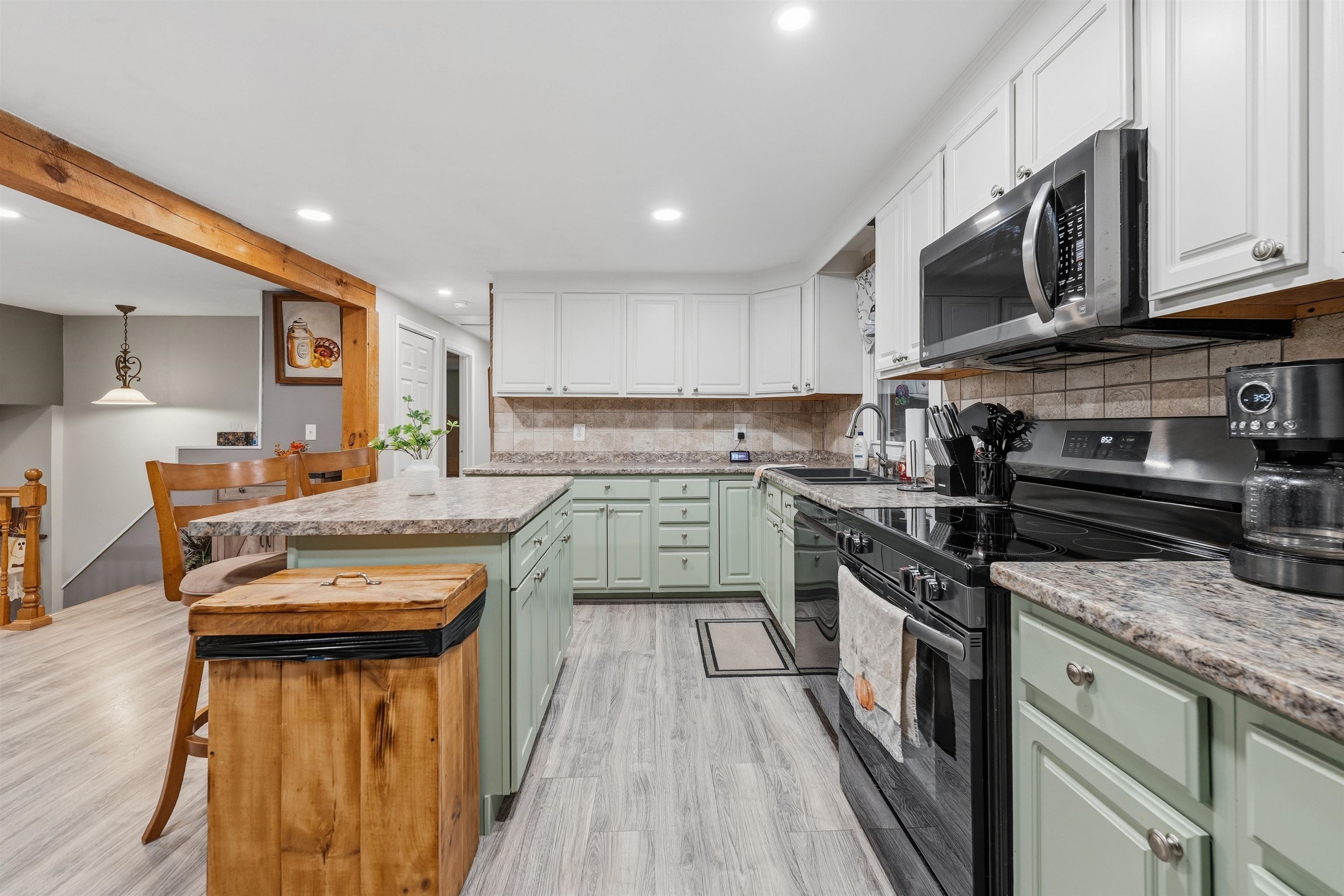 4 Woodbury Drive
