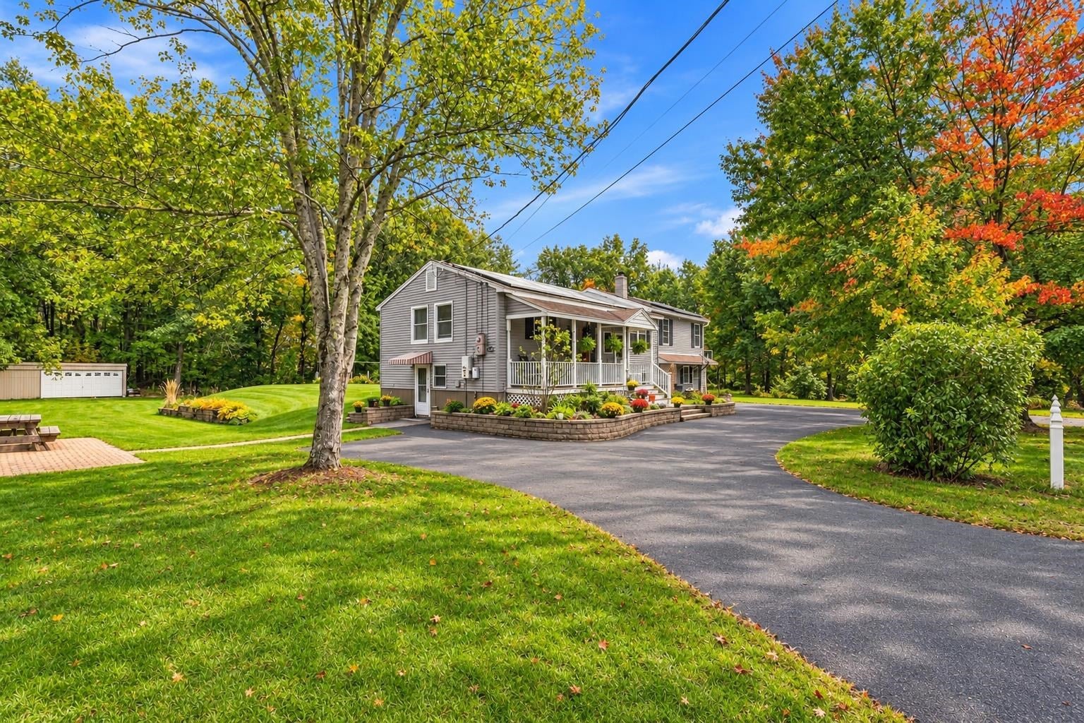 4 Woodbury Drive