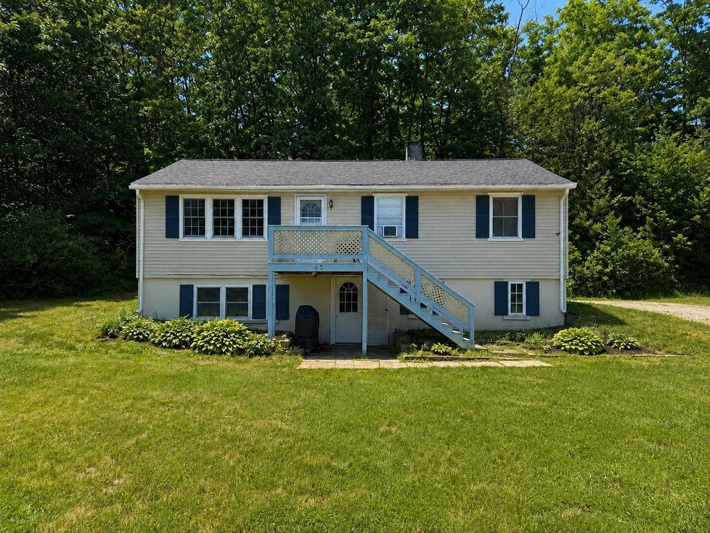 Photo of 65 Pleasant Street, Antrim, NH 03440 (MLS # 5098100)