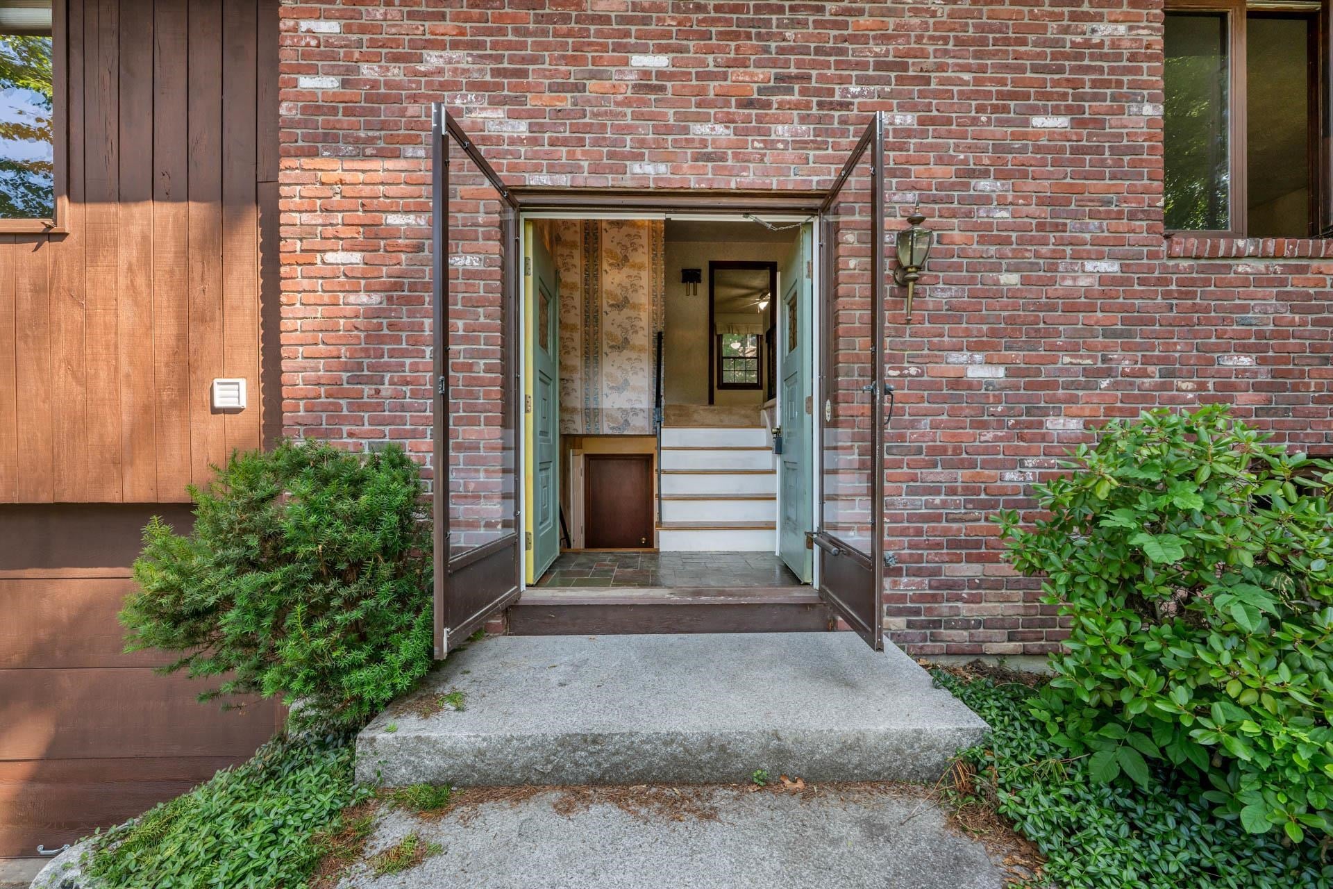 312 Walnut Hill Avenue