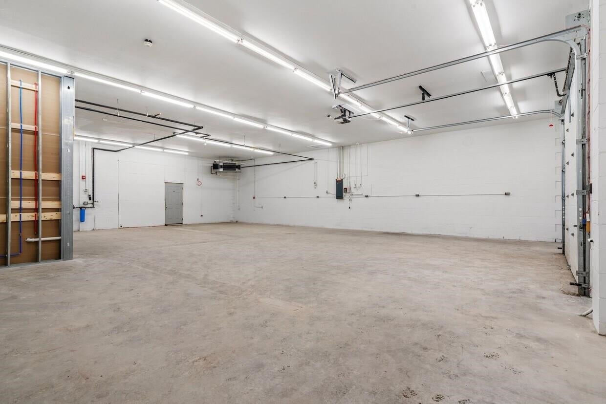 894 Lafayette Road A & B