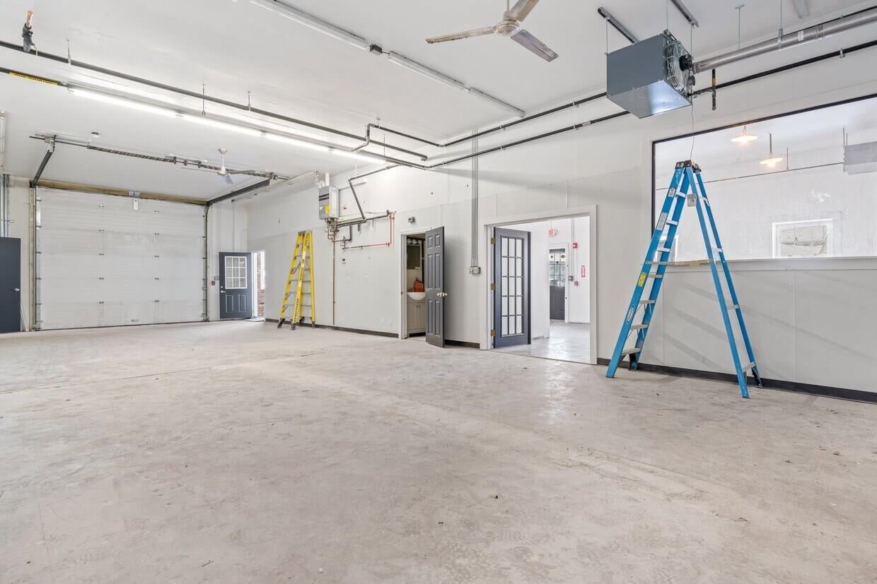 894 Lafayette Road A & B