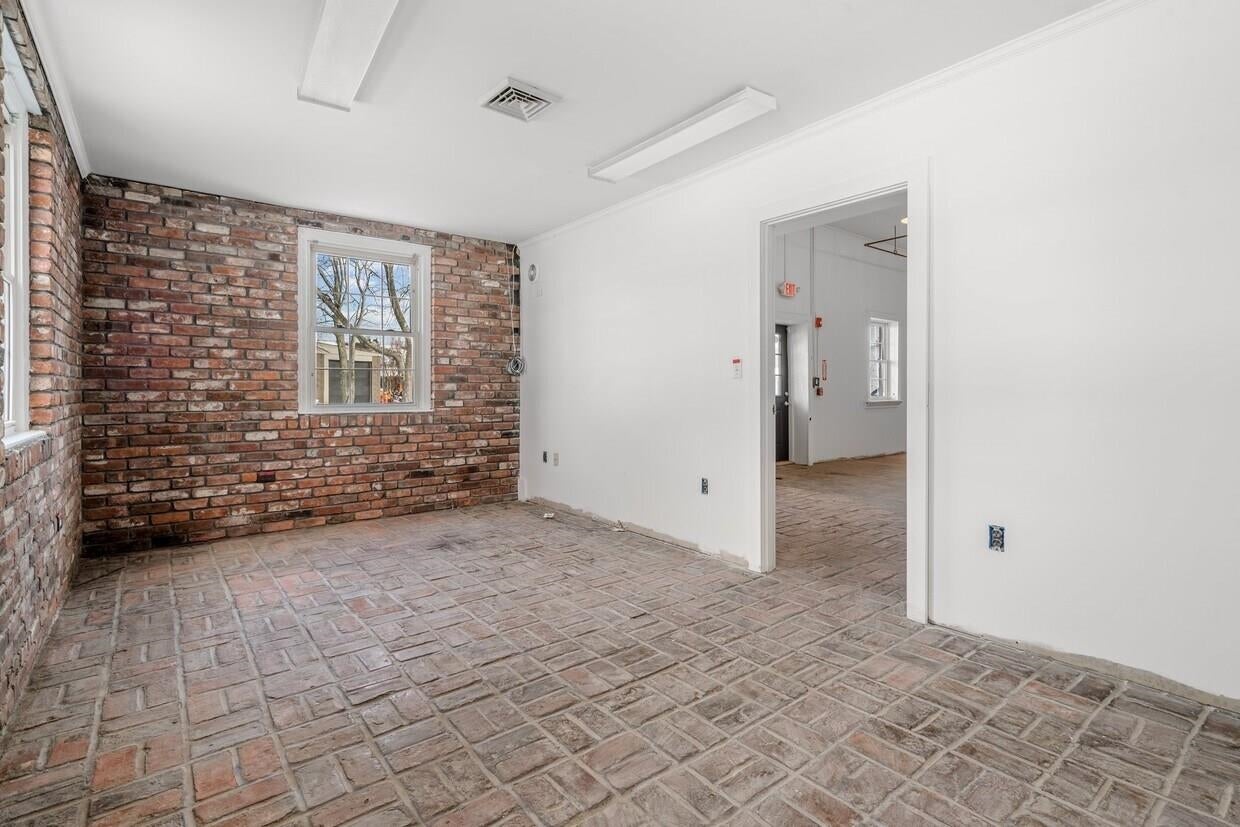 894 Lafayette Road A & B