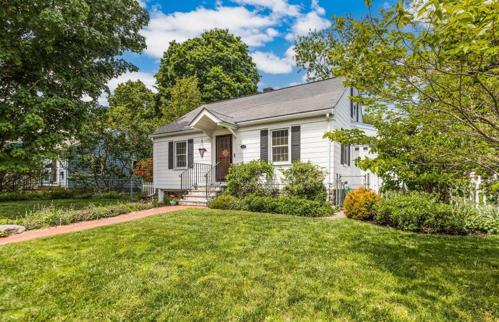 Photo of 203 Melbourne Street, Portsmouth, NH 03801 (MLS # 5093510)