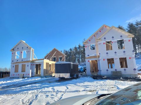 Photo of 24 Windsor Lane #10, Hudson, NH 03051 (MLS # 5078644)