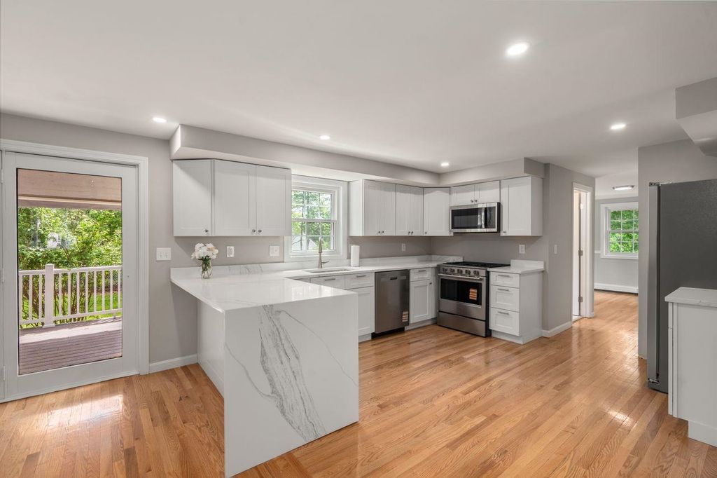 Photo of 6 Roberta Drive, Dover, NH 03820 (MLS # 5091580)