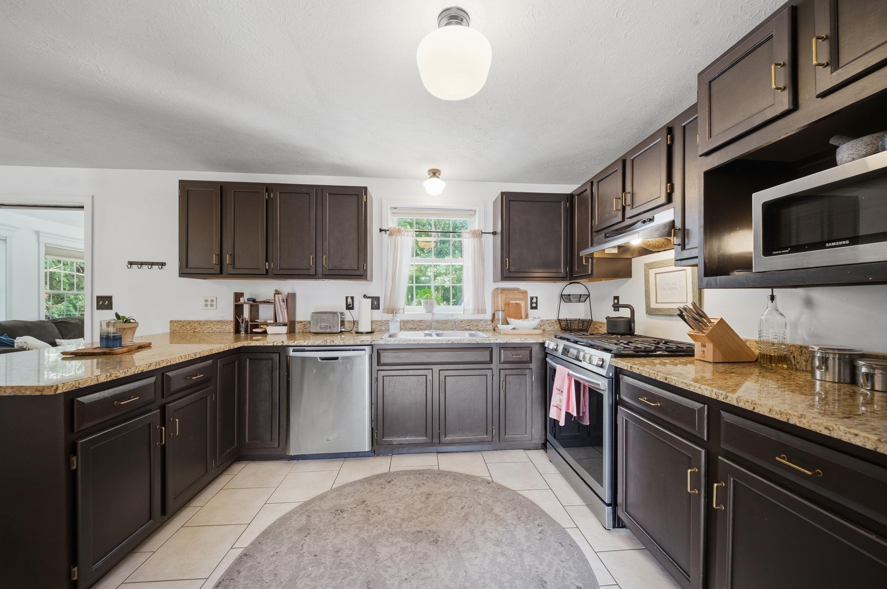89 Stonington Drive