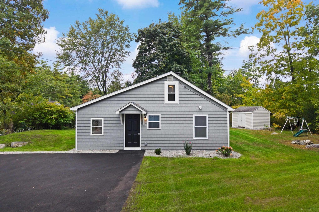 Photo of 20 Highland Lane, Manchester, NH 03109 (MLS # 5112650)