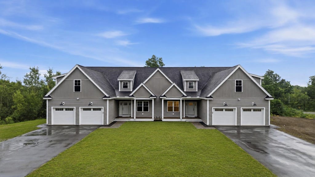 Photo of 10 Oakland Ridge Road, Pelham, NH 03076 (MLS # 5104267)