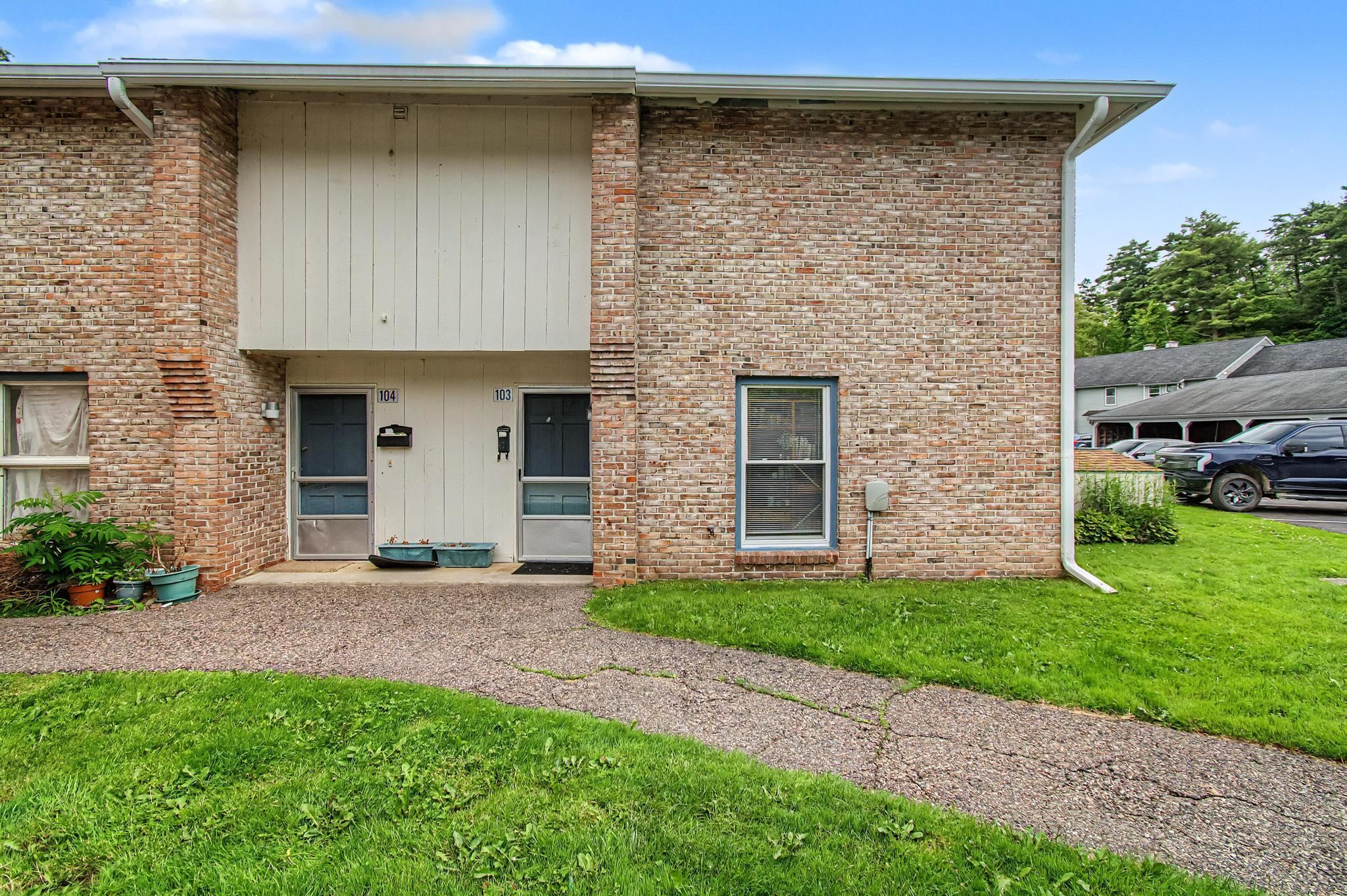 180 Ledgewood Circle 103