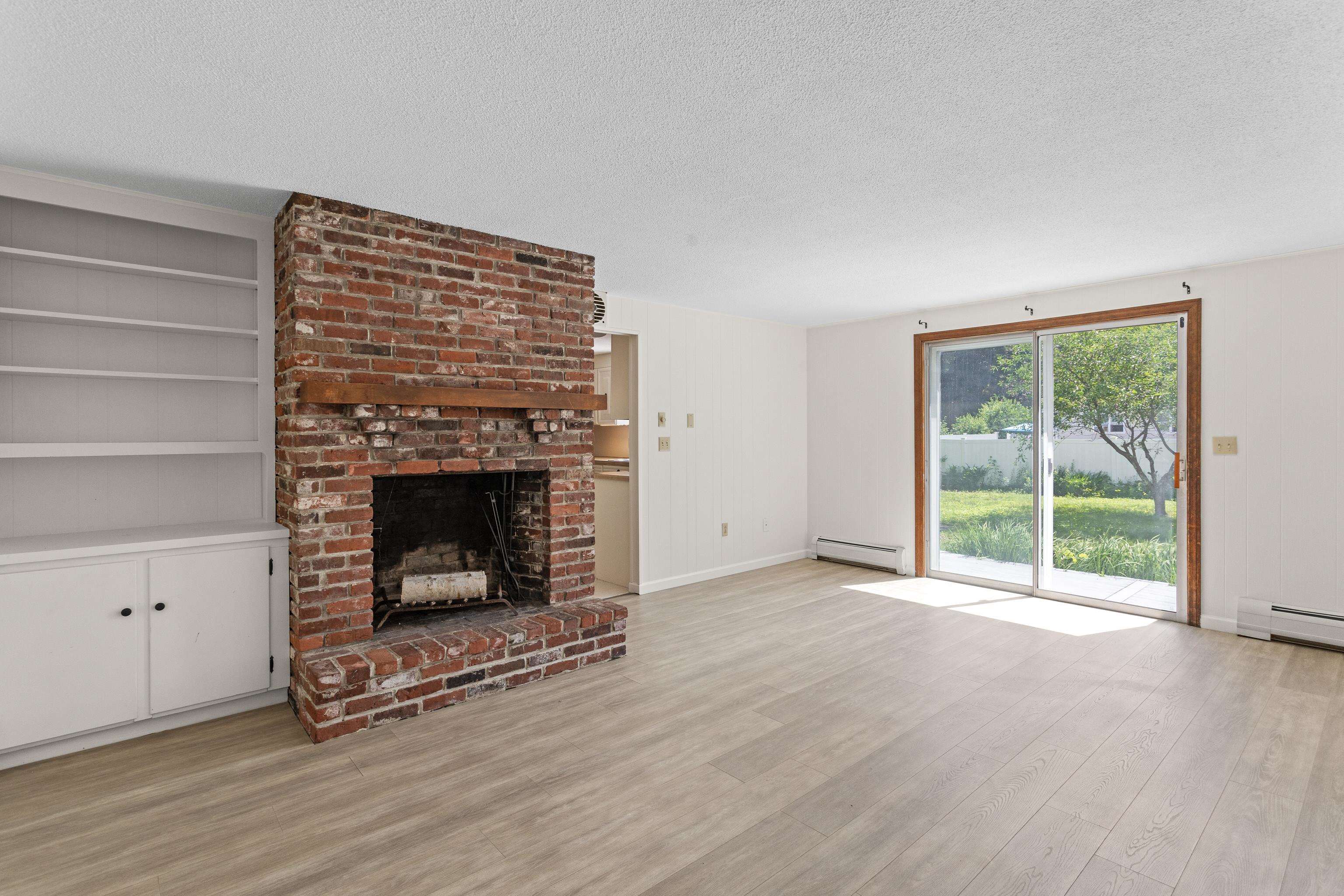 10 Colonial Circle