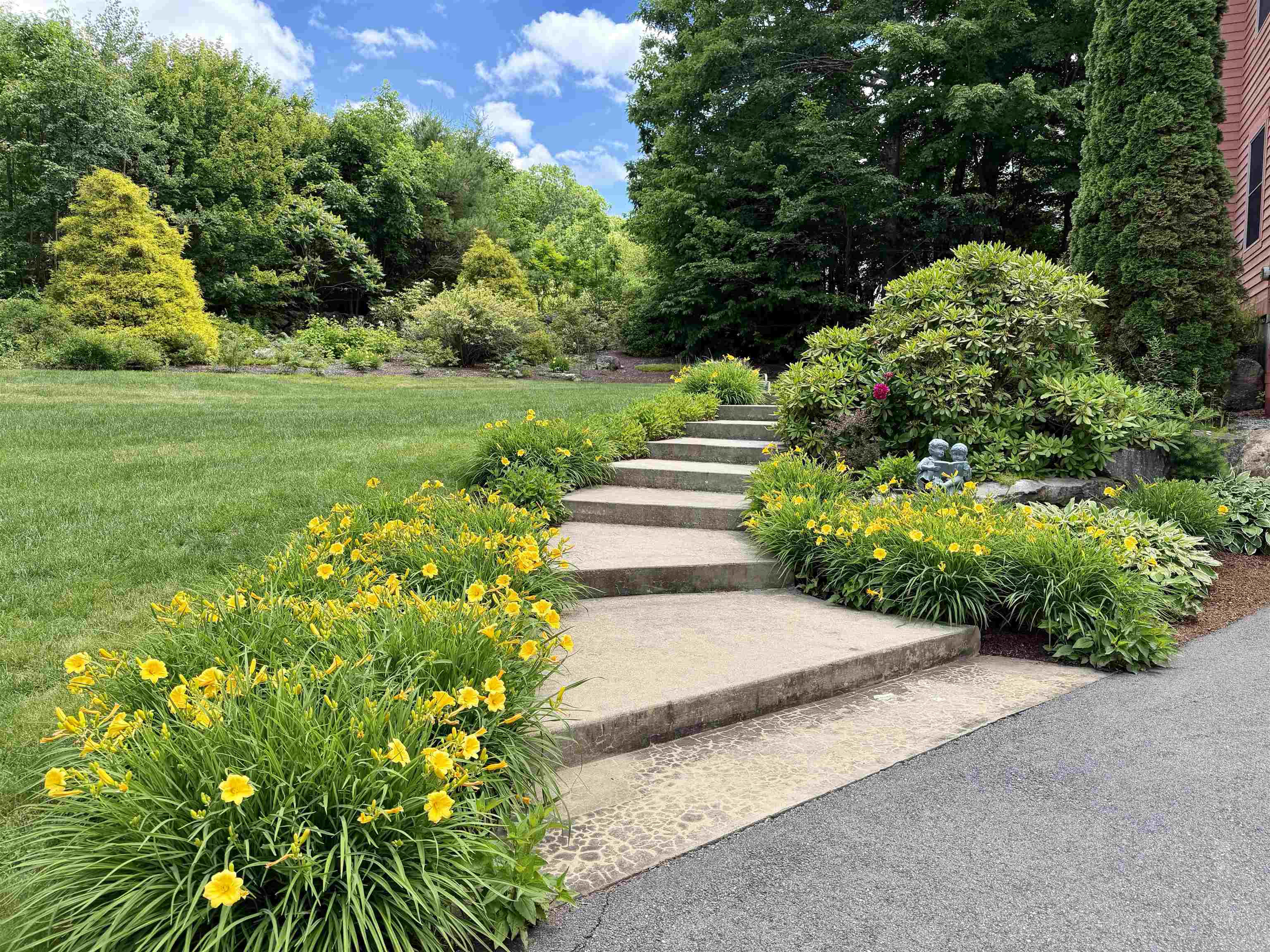40 Lakewood Drive