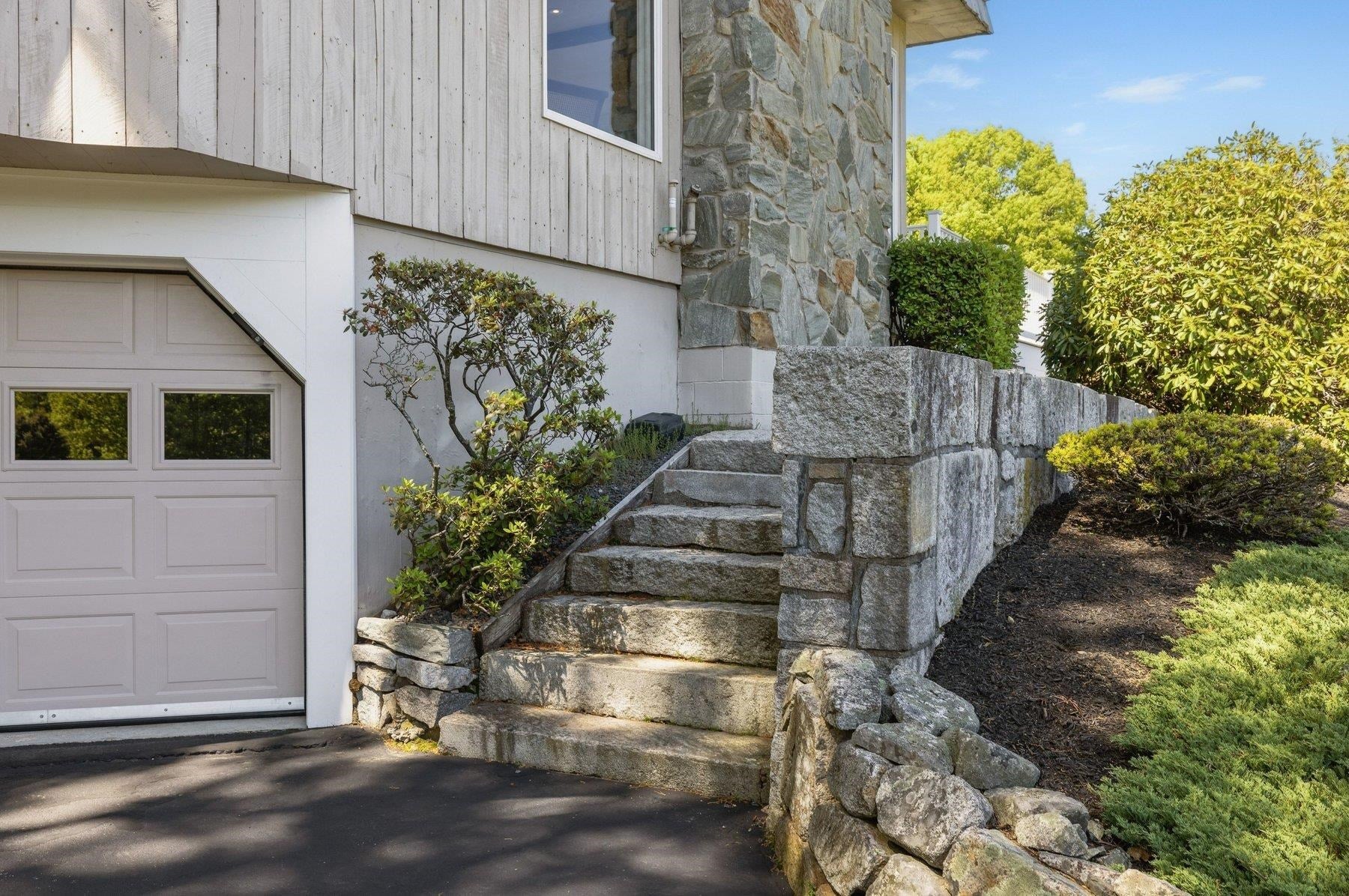13 Wavecrest Drive