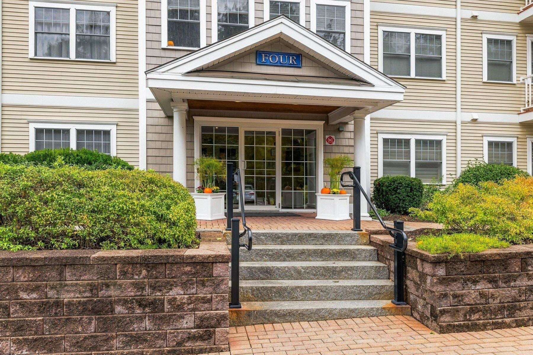 4 Sterling Hill Lane 423