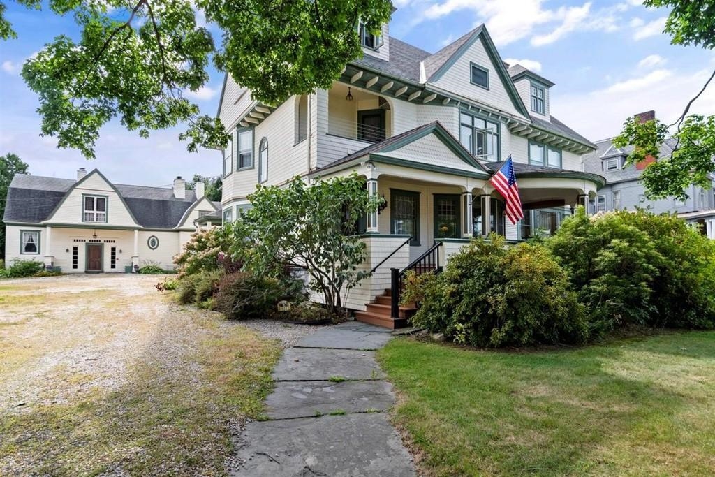124 Elm Street - Photo 2