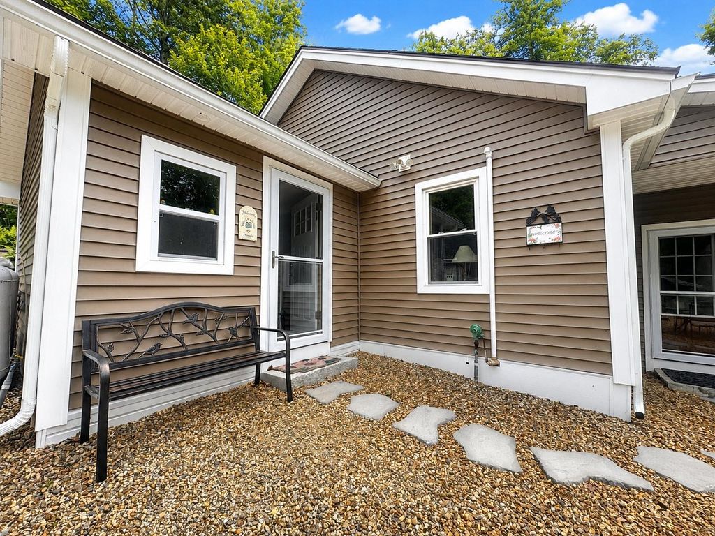 Photo of 20 Keene Avenue, Fitzwilliam, NH 03447 (MLS # 5097882)