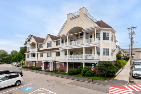 Property photo of 61 Central Avenue 4, Wolfeboro, NH 03894
