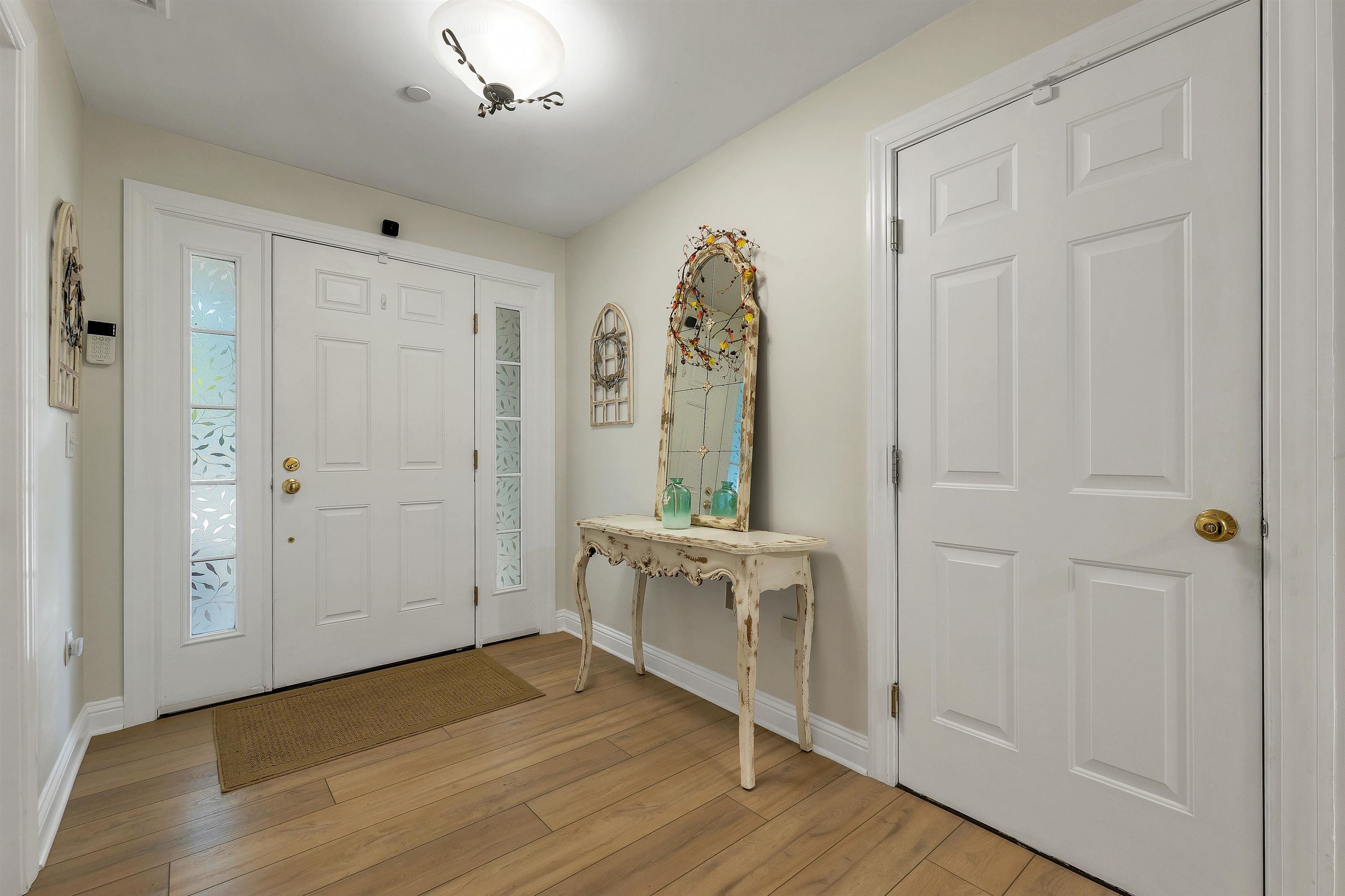 28 Deborah Lane