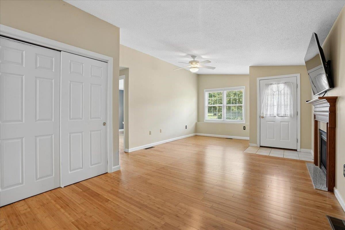 25 Rainbow Drive