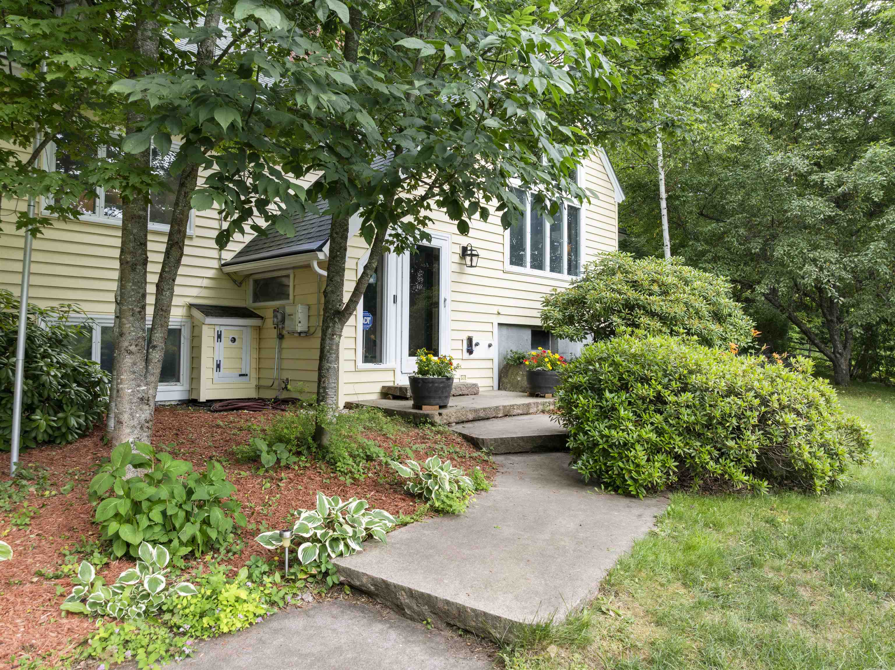28 Mccoy Court 4-5