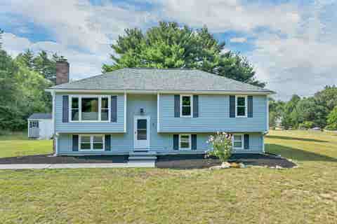 Photo of 7 Manter Mill Road, Londonderry, NH 03053 (MLS # 5106832)