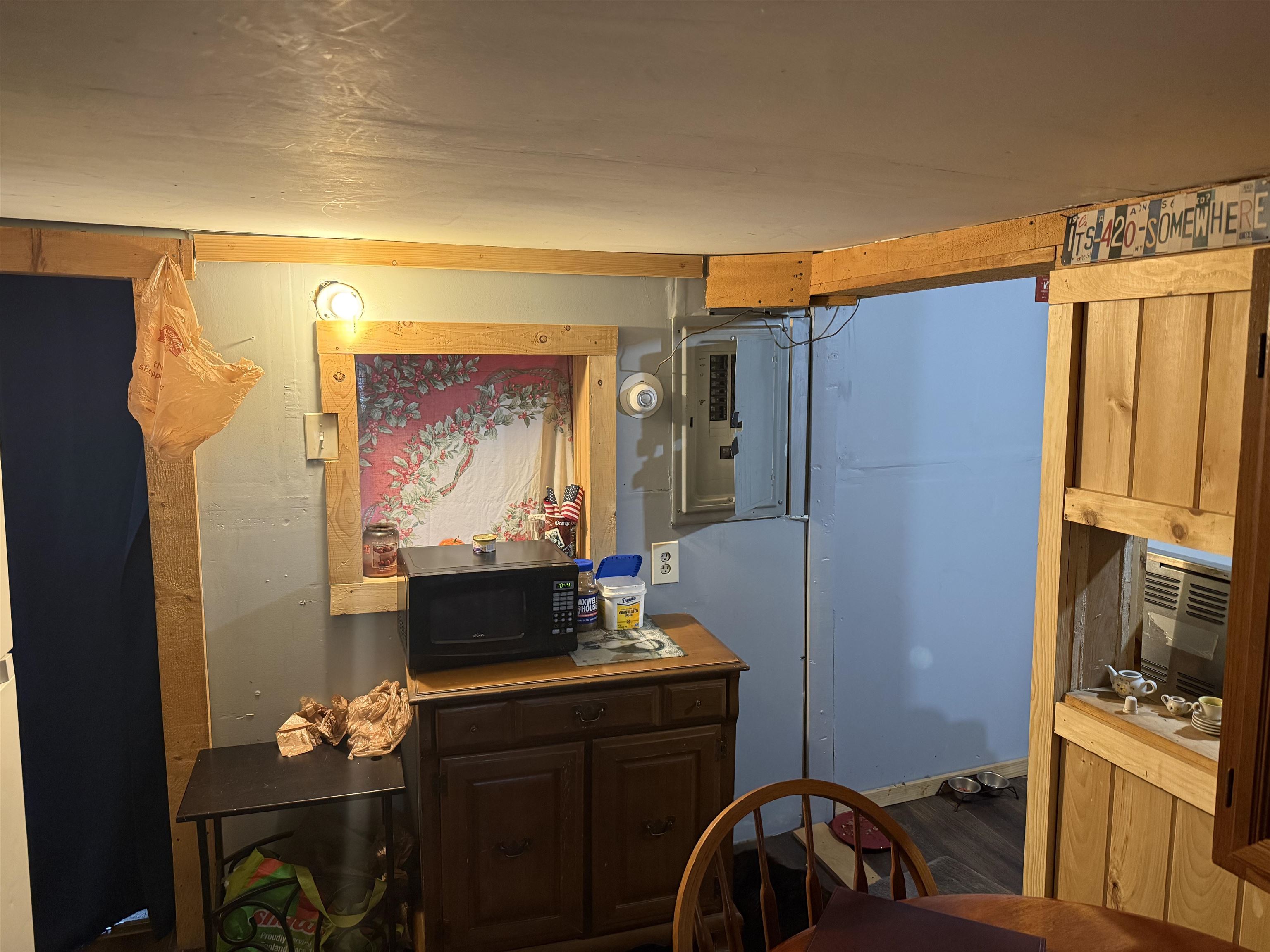 386 Straits Road