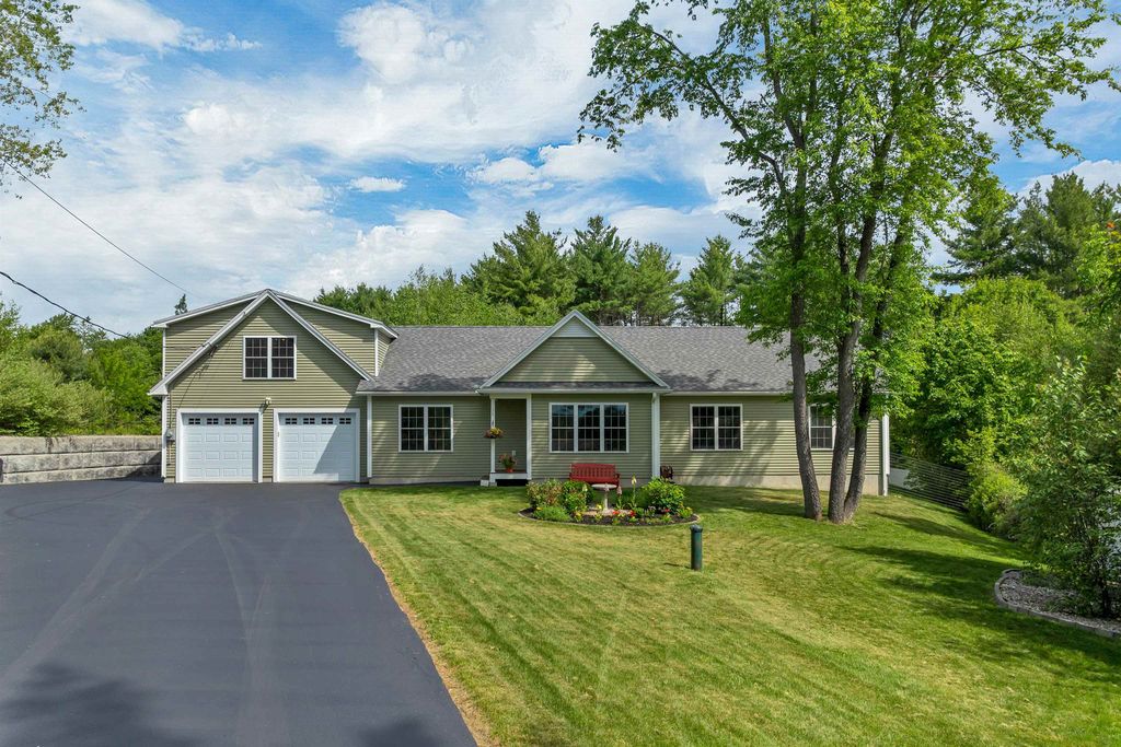 Photo of 16 Palm Lane, Alton, NH 03809 (MLS # 5093583)