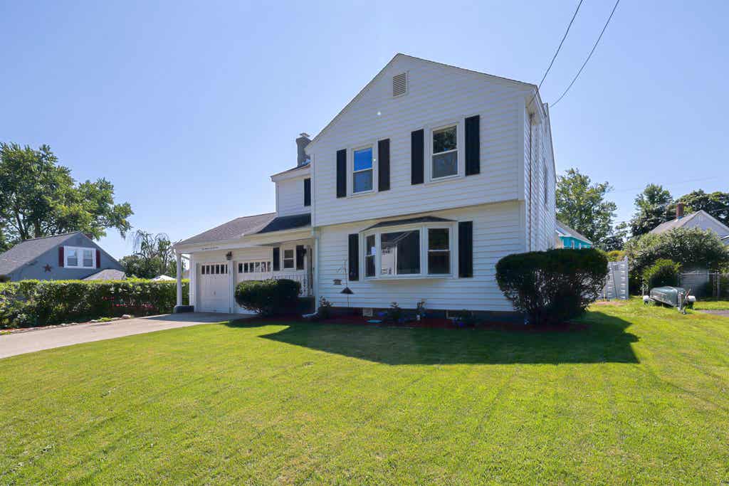 Photo of 110 Blossom Street, Nashua, NH 03060 (MLS # 5103792)