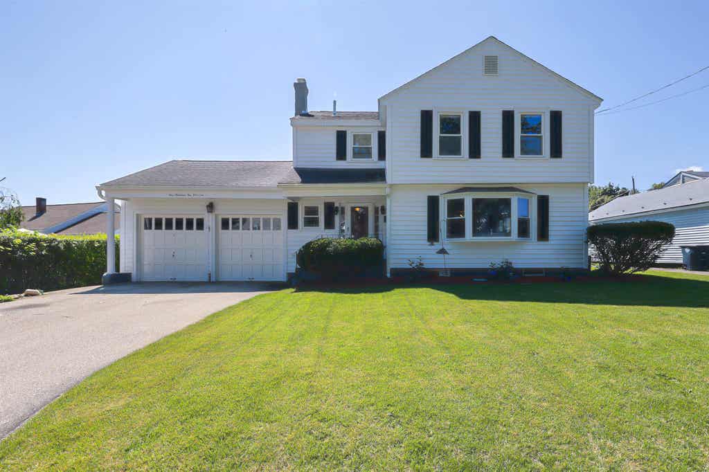 Photo of 110 Blossom Street, Nashua, NH 03060 (MLS # 5103792)