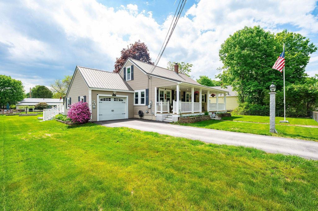Photo of 25 Adams Avenue, Rochester, NH 03867 (MLS # 5090766)