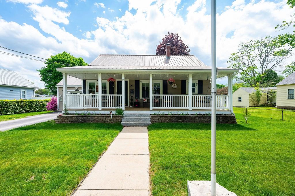 Photo of 25 Adams Avenue, Rochester, NH 03867 (MLS # 5090766)