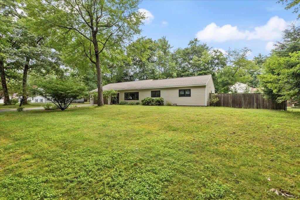 Photo of 6 Fir Street, Merrimack, NH 03054 (MLS # 5102747)