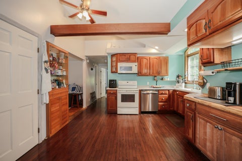 Photo of 10 Kendall Pond Road, Derry, NH 03038 (MLS # 5106546)