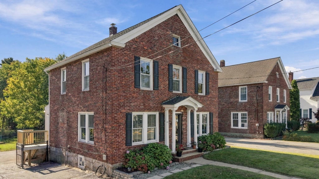 Photo of 40 Mammoth Road, Manchester, NH 03109 (MLS # 5115130)