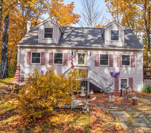 Photo of 2 Tuckaway Shores Road, Nottingham, NH 03290 (MLS # 5116233)