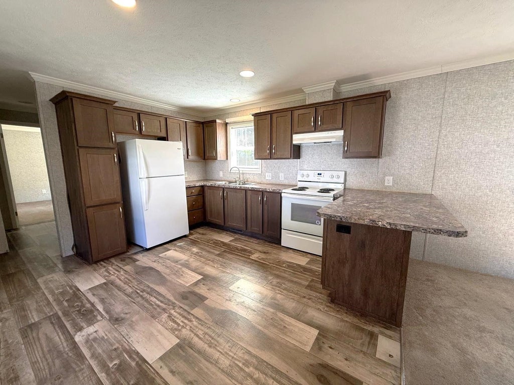 Photo of 23 Conifer Place, Londonderry, NH 03053 (MLS # 5100801)