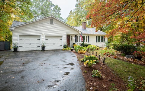 Photo of 377 Sherburne Road, Pelham, NH 03076 (MLS # 5115088)