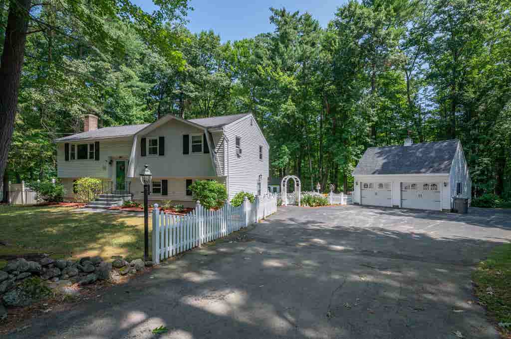 Photo of 223 Baboosic Lake Road, Merrimack, NH 03054 (MLS # 5101447)