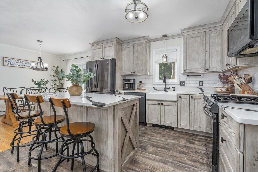 269 Old Bay Road