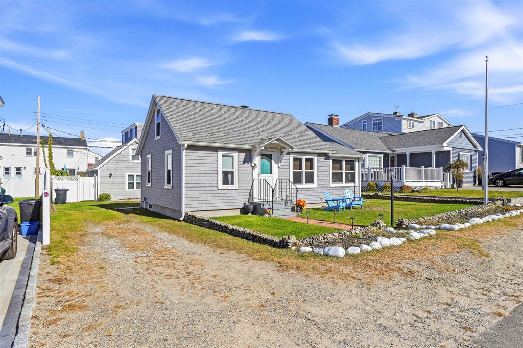 Photo of 184 Tilton Street, Seabrook, NH 03874 (MLS # 5116036)