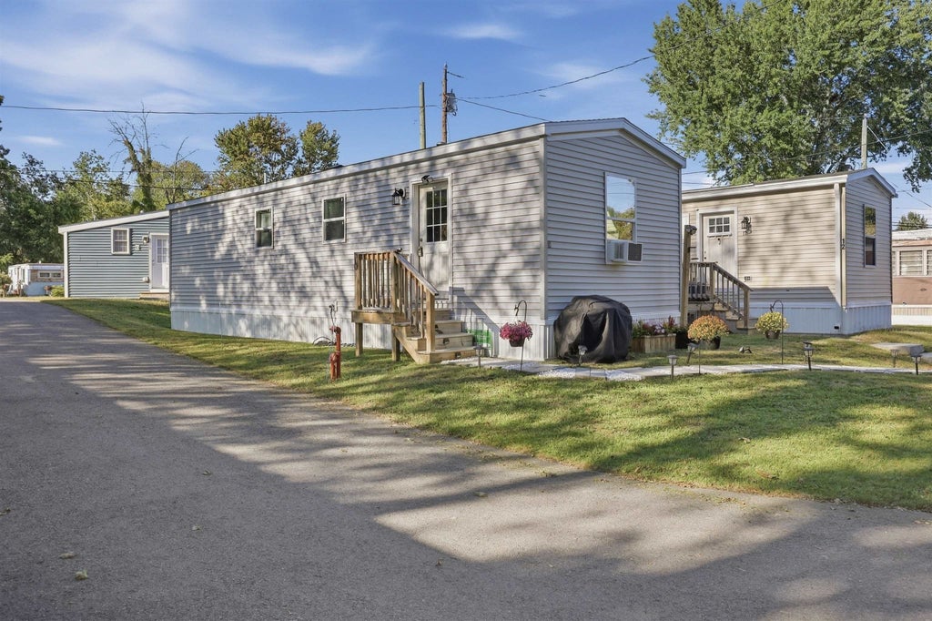 Photo of 1338 Woodbury Avenue #10, Portsmouth, NH 03801 (MLS # 5111219)
