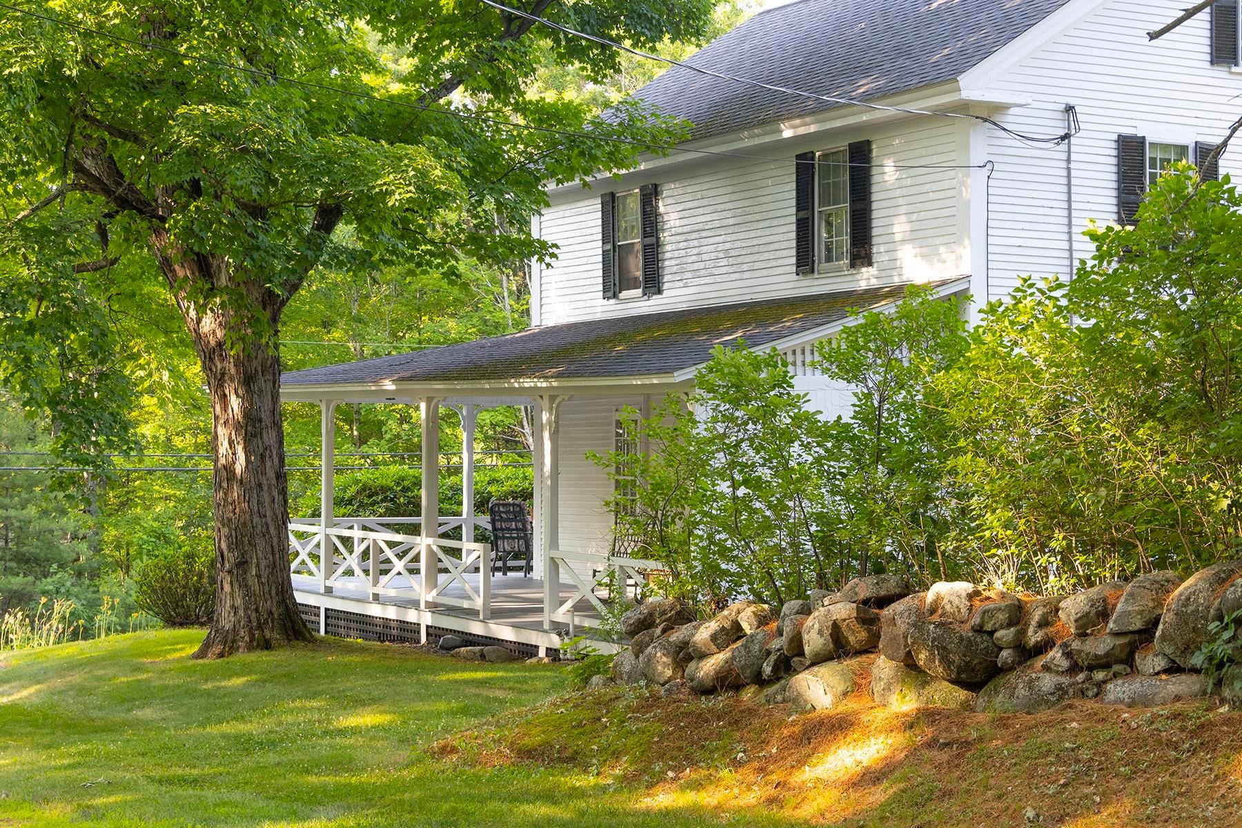975 Rollins Road
