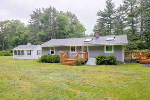 Photo of 9 Ice House Lane, Greenfield, NH 03047 (MLS # 5103058)